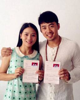 黃英微博曝浪漫求婚經(jīng)過 述求婚時兩人一起洗澡