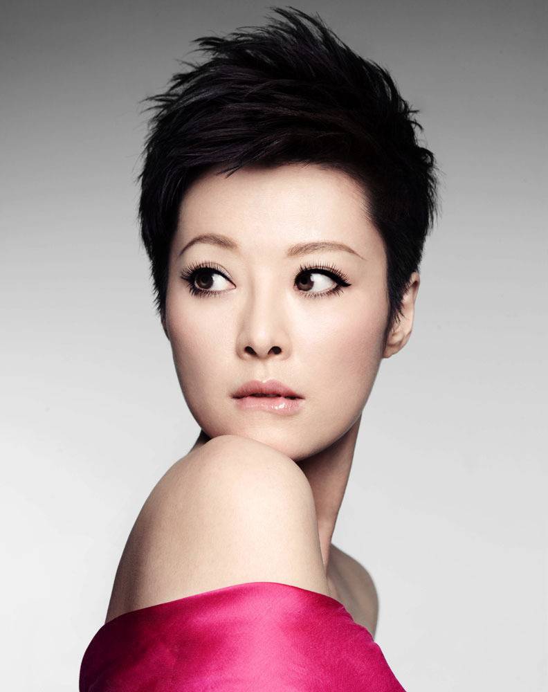 袁立與外國老公離婚內(nèi)幕 袁立牽手趙寶剛引熱議