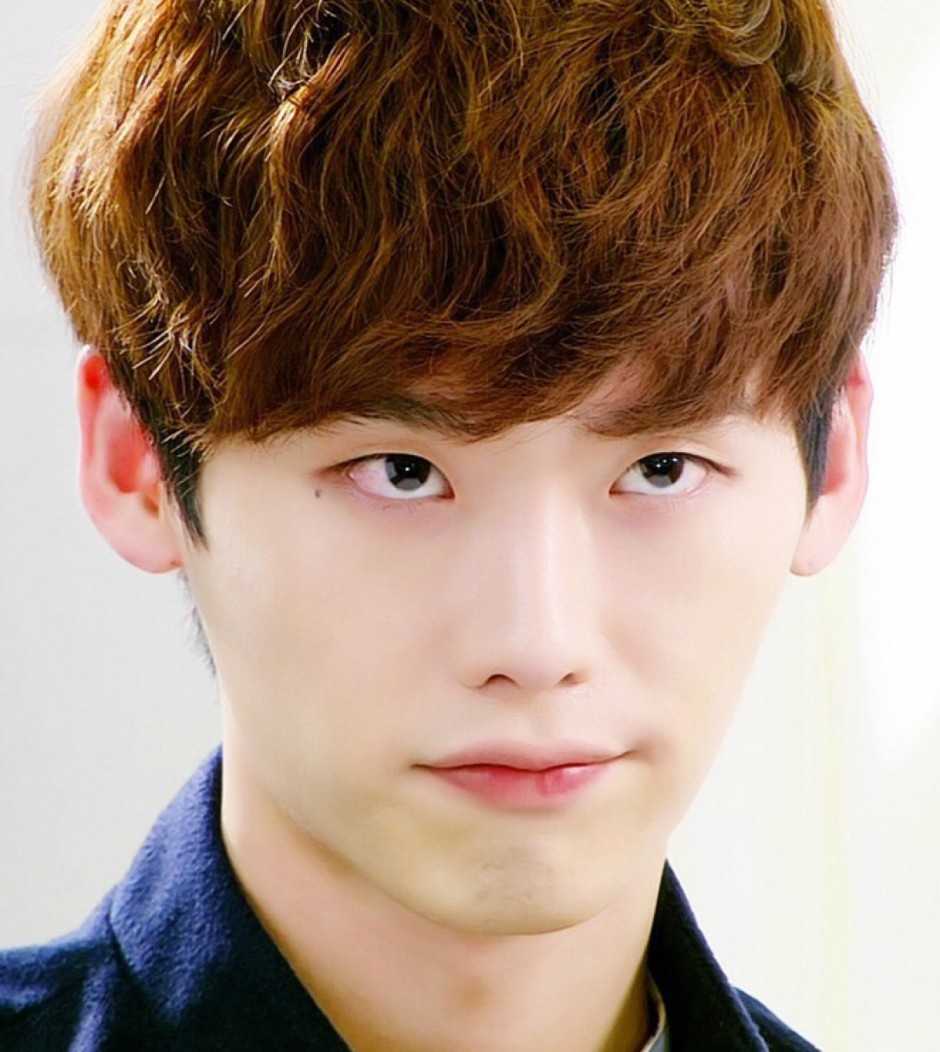 李鐘碩個人資料外泄 李鐘碩承認(rèn)整容只瘦臉隆鼻