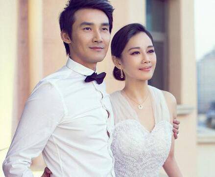 張鐸老婆陳松伶?zhèn)€人資料 八年姐弟戀甜蜜如初