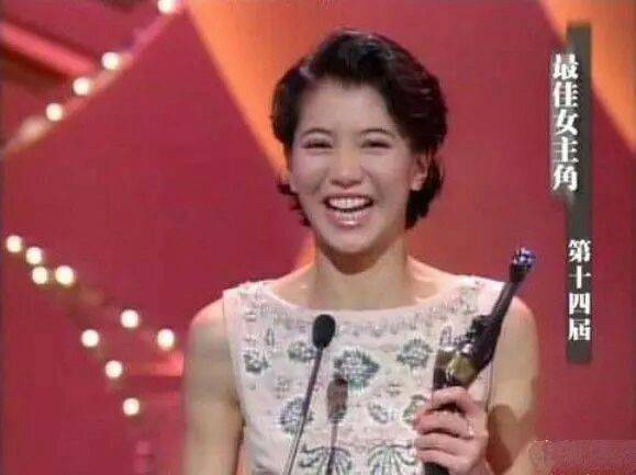 袁詠儀承認(rèn)年輕時曾被包養(yǎng) 袁詠儀個人資料曝光