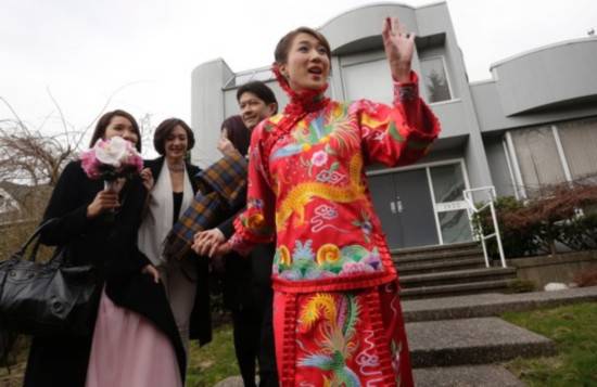 又一個(gè)花旦嫁了 鐘嘉欣與前無線主席侄子結(jié)婚