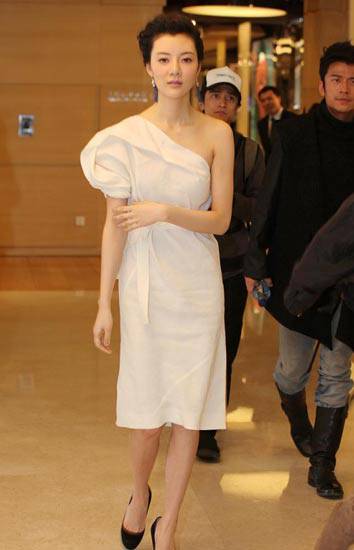 車曉微博曬三代軍裝照 曝車曉離婚原因