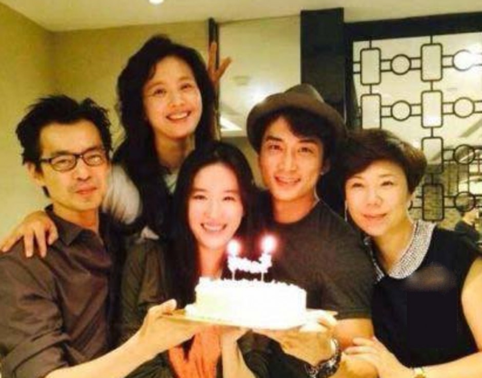 宋承憲生日辦派對(duì)劉亦菲現(xiàn)身曝好事將近