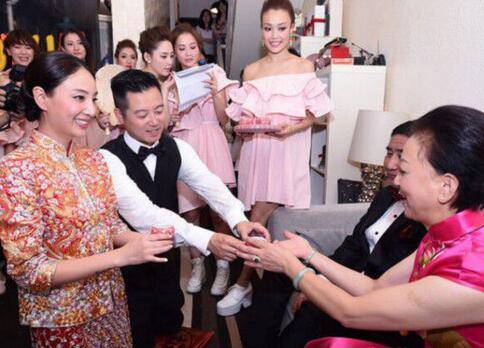 鄭希怡老公個(gè)人資料 曝掉抹胸事件經(jīng)過(guò)