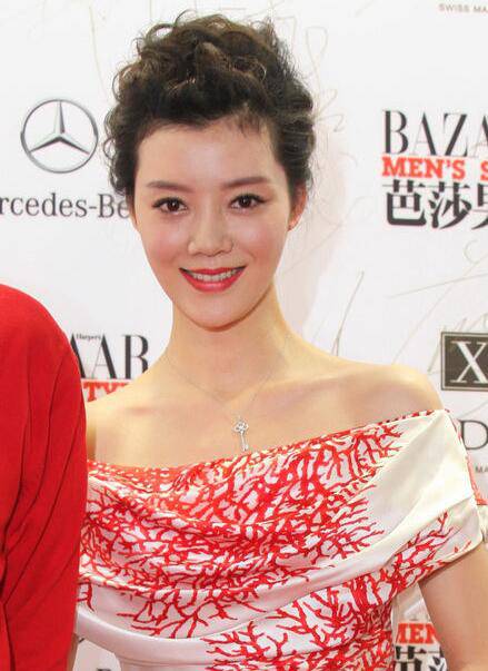 曝車曉個人資料及離婚內(nèi)幕 前夫花千萬捧新歡