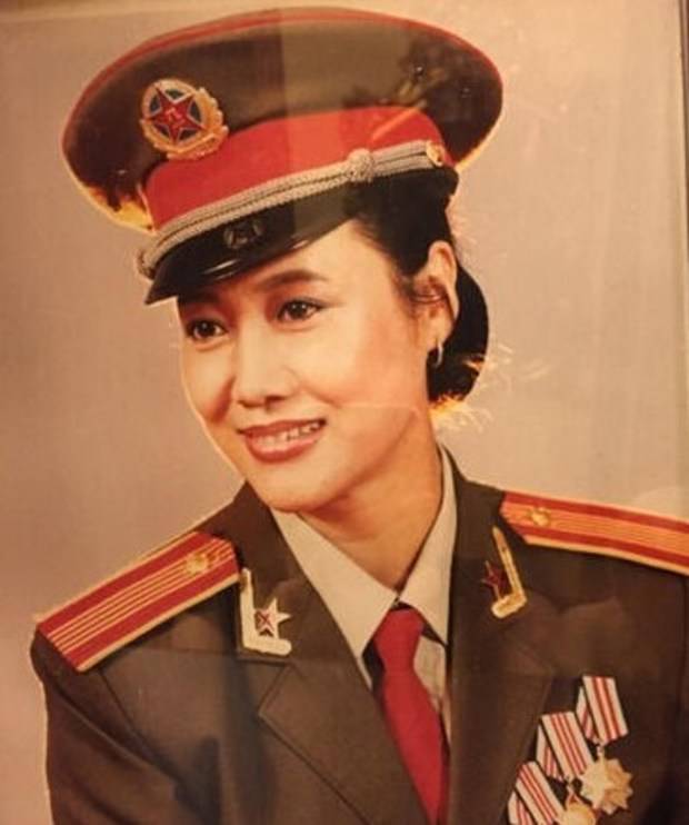 車曉微博曬三代軍裝照 曝車曉離婚原因