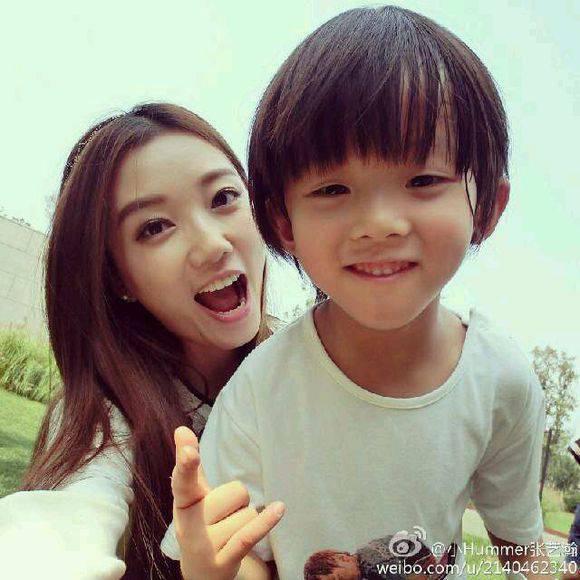 張藝瀚個(gè)人資料 張藝瀚出彩中國(guó)人大拋媚眼范爺