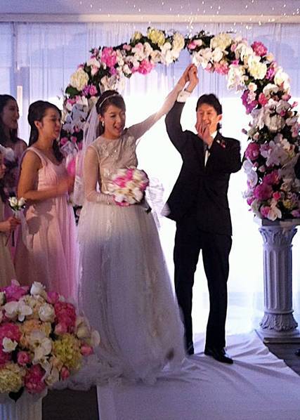 又一個(gè)花旦嫁了 鐘嘉欣與前無線主席侄子結(jié)婚