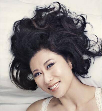 葉倩文個人資料 稱林子祥是好老公后媽角色難當