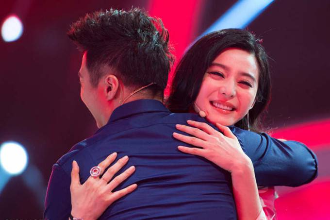 范冰冰家庭背景遭曝光 李晨顯赫家世財(cái)力比她厚