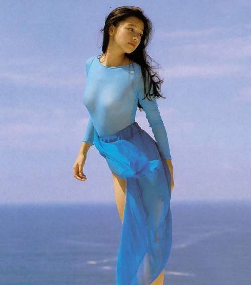 徐若瑄早年全裸寫真曝光 模樣清純可人