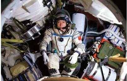 楊利偉太空遇詭異敲擊聲 科學(xué)家總結(jié)出三種可能