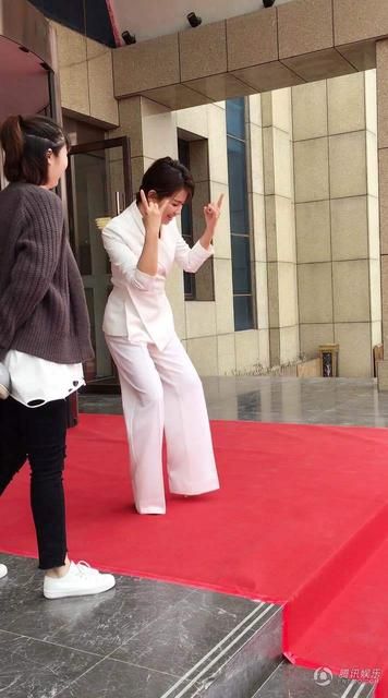 劉濤錄節(jié)目畫風(fēng)突變搖滾模式展反差萌