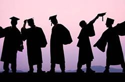 美女大學(xué)生墮落成毒販 曾兩次戒毒卻沒成功