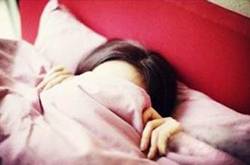 睡覺(jué)時(shí)被子蓋太多 7個(gè)月嬰兒因 蒙被綜合征 導(dǎo)致心跳停止