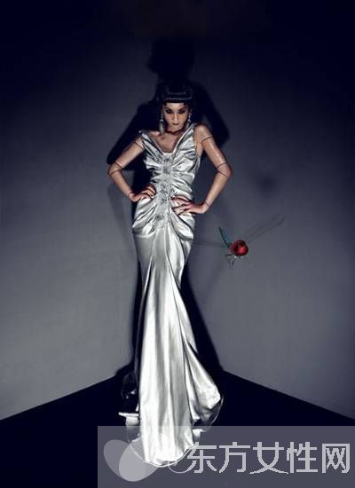 黃圣依楊子機(jī)場(chǎng)擁吻 小三為何如此猖獗