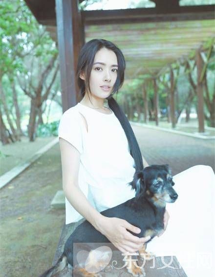 郭碧婷出柜吻19歲小女友 郭碧婷整容前照遭曝光