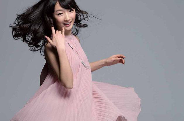 周冬雨割雙眼皮是真的嗎 好多被網(wǎng)友誤認為是貼的