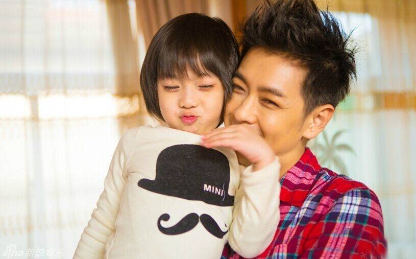 林志穎一家五口照片曝光 Kimi弟弟顏值爆表