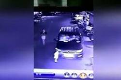 岳陽2歲女孩被碾死 卻因家長在身后看手機(jī)
