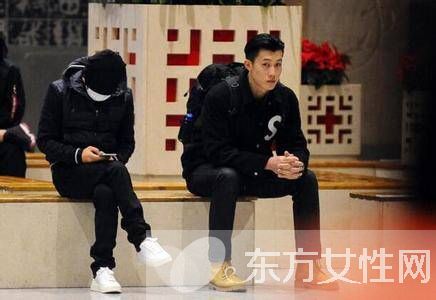 王寶強(qiáng)新助理曝光 不僅帥氣還是個小鮮肉