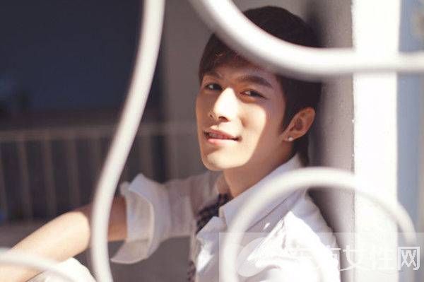 陳學(xué)冬戀情曝光 “陳郭戀”往昔細(xì)節(jié)揭秘