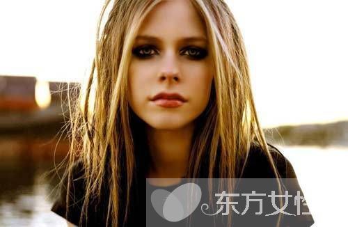 艾薇兒復出消息曝光 臥床2年終戰(zhàn)勝病魔