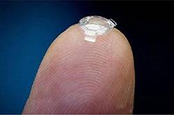 人類(lèi)將不再需要眼鏡 他要永遠(yuǎn)消滅眼鏡和隱形眼鏡