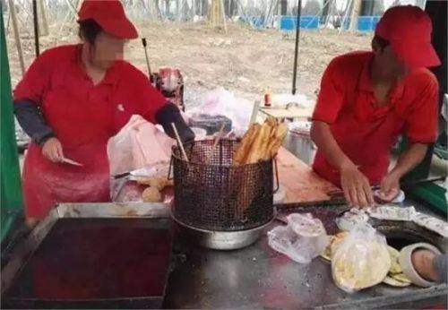 大叔賣早點月入2萬 買房又買車秒殺白領(lǐng)