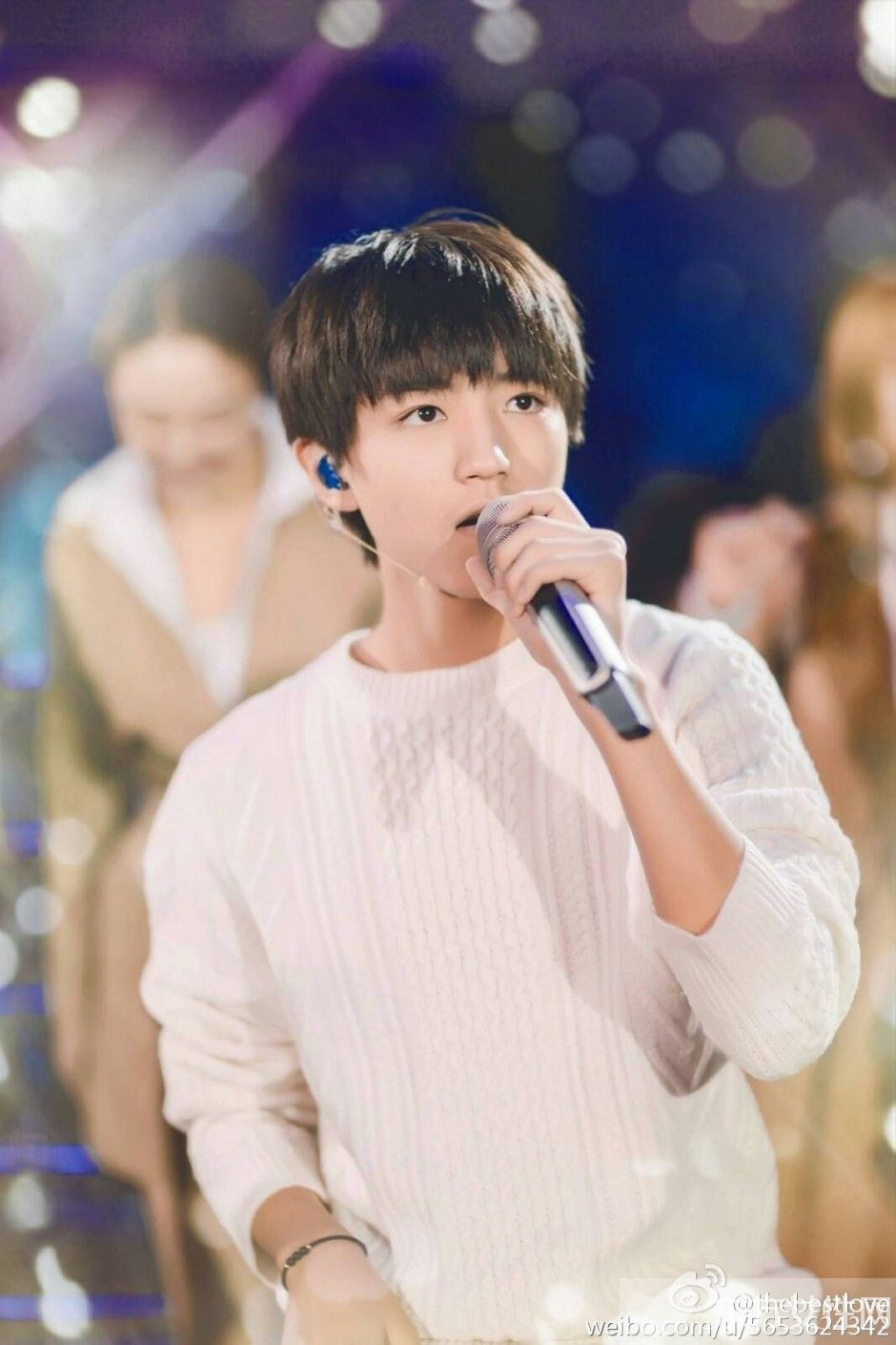 歐陽娜娜王俊凱吻照流出 王俊凱粉絲表示無法接受