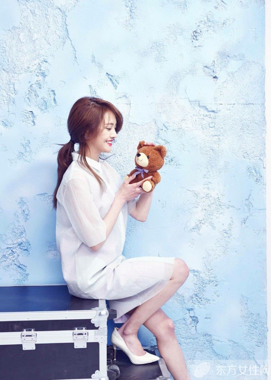 鄭爽媽媽近照曝光 皮膚白皙顏值高的嚇人