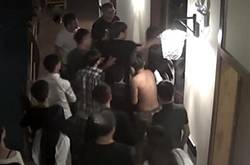 男子和女友酒店親熱 卻因親熱聲太大遭群毆