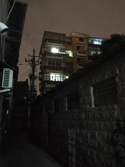 幼兒被鎖屋內(nèi)啼哭 媽媽忘拿鑰匙6樓爬陽(yáng)臺(tái)不慎墜樓