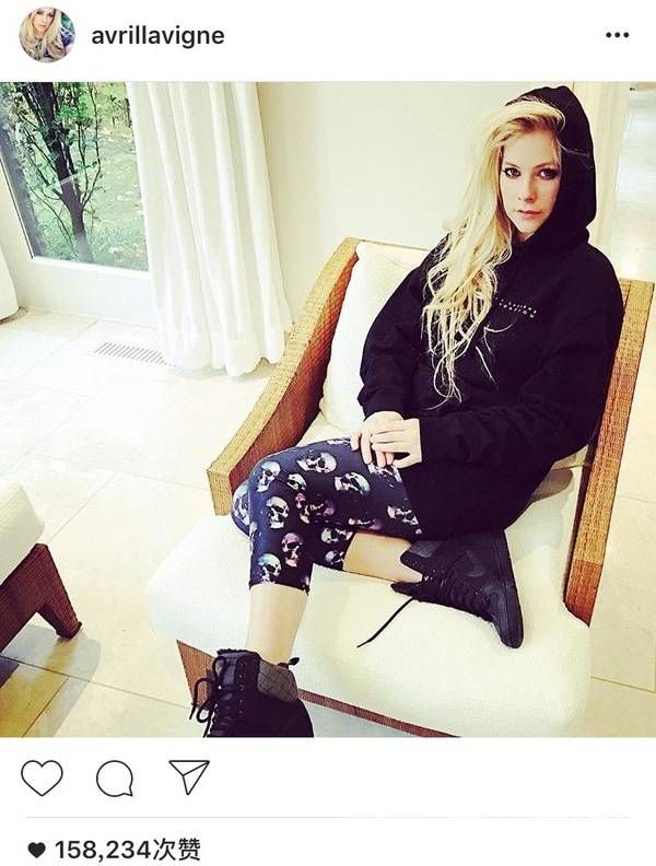 艾薇兒復出消息曝光 臥床2年終戰(zhàn)勝病魔