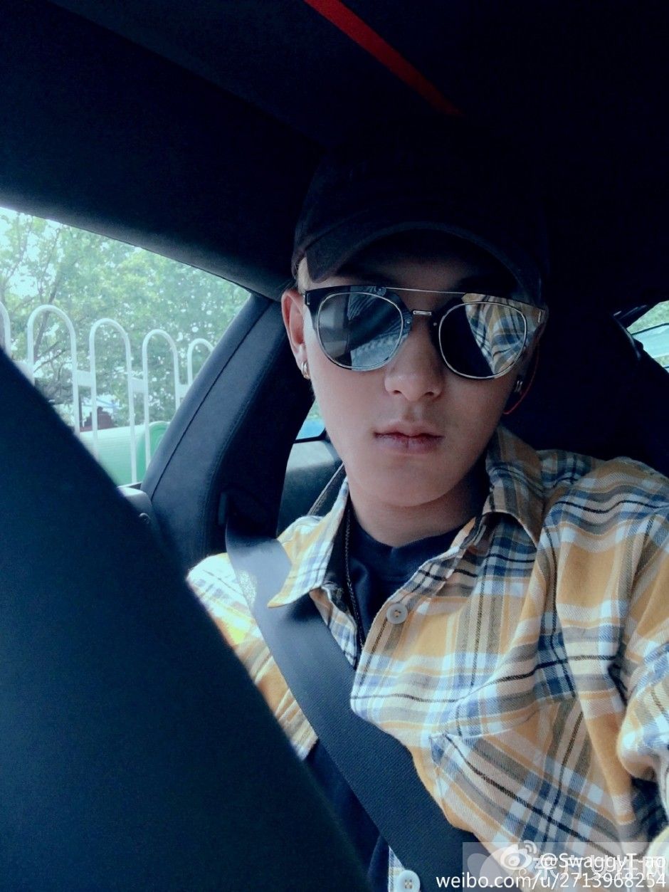 黃子韜機場昏倒臉色慘白 黃子韜星路歷程曝光