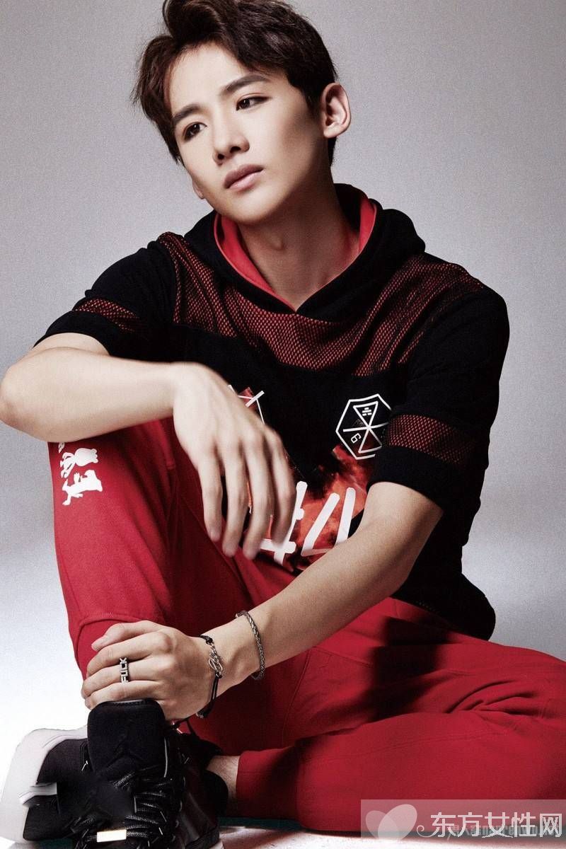 白敬亭整容對(duì)比照 白敬亭自曝初吻經(jīng)歷