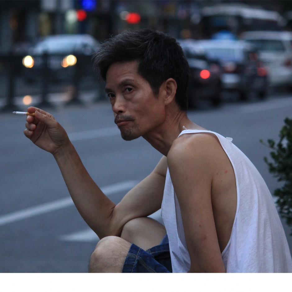 女孩創(chuàng)業(yè)失敗欲跳樓 民警大喊 握住我溫暖的大手