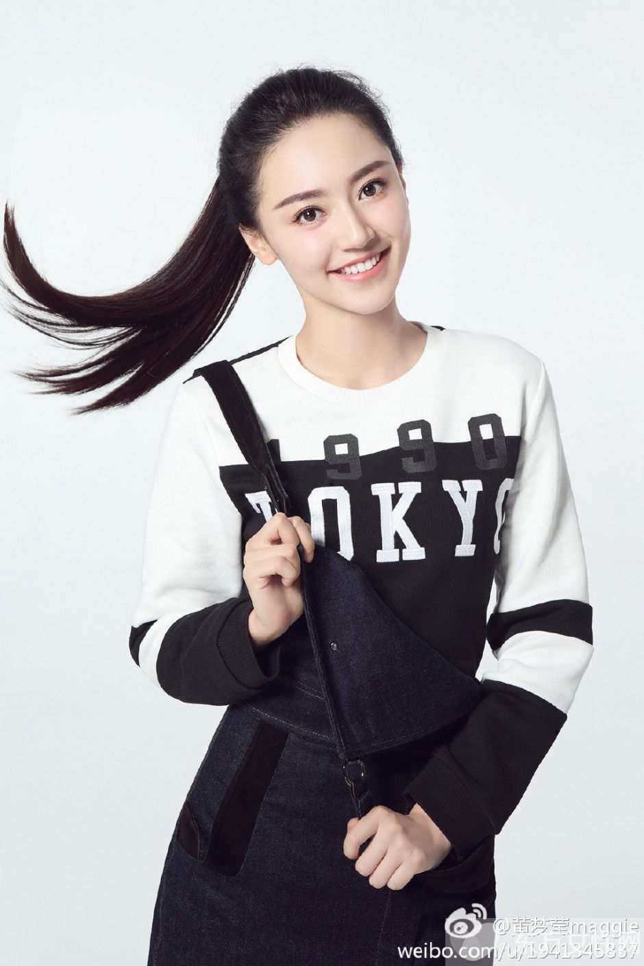 黃夢瑩個人資料曝光 竟是楊冪工作室簽約藝人