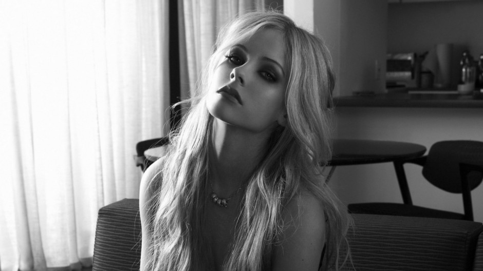 艾薇兒復出消息曝光 臥床2年終戰(zhàn)勝病魔