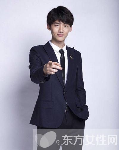 白敬亭整容對(duì)比照 白敬亭自曝初吻經(jīng)歷