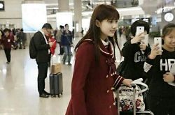 虹橋一姐走紅開直播撈金 家人支持她輟學