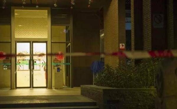 老人墜樓砸中男嬰 導(dǎo)致二人死亡