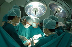 花千元旅館內(nèi)做變性手術(shù)  主刀者 竟是花錢請(qǐng)來(lái)的網(wǎng)友