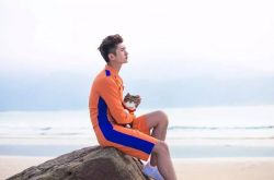 張云龍王一菲戀情曝光 同游日本甜蜜喂食