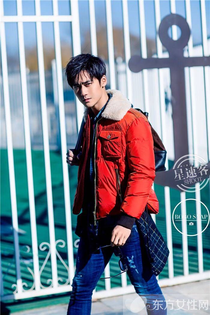 蔣勁夫激吻黃子韜 并贊韜韜嘴唇很柔軟