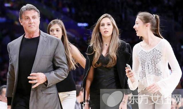 史泰龍的三個女兒個個長相美艷 妥妥的白富美