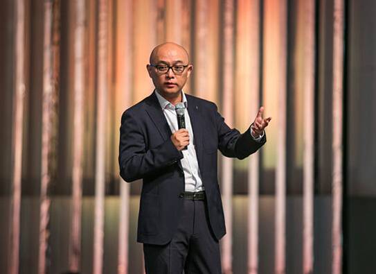 孟非個人資料 漂亮妻子生活照曝光酷似雪姨