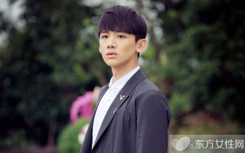 白敬亭整容對(duì)比照 白敬亭自曝初吻經(jīng)歷