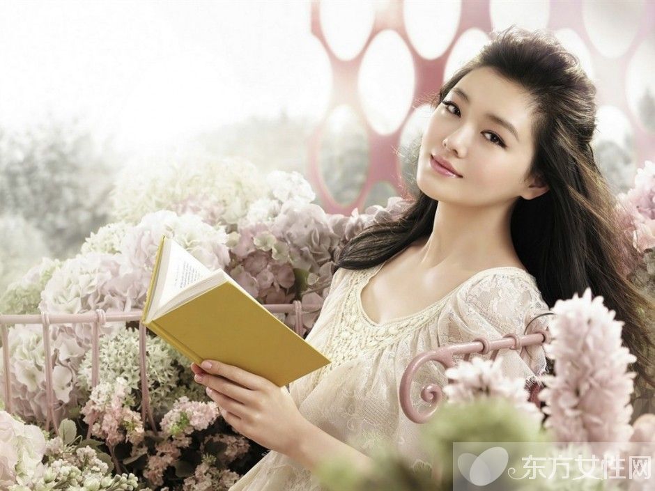 大s曬素顏特寫求工作 脖子驚現(xiàn)淤血表情嚇人